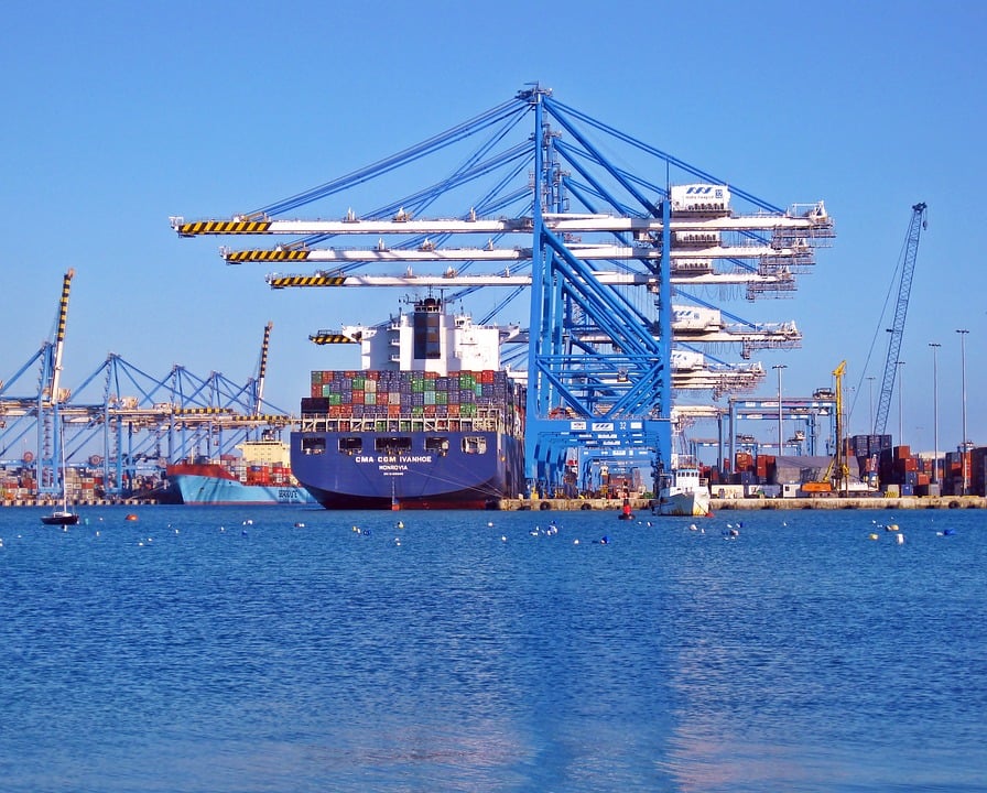 Xeneta-ship-containers
