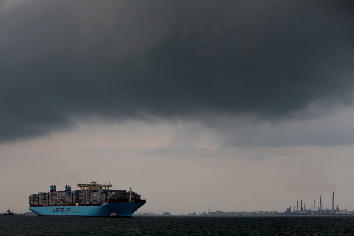 2016-06-21T143239Z_930434497_S1AETLETQLAA_RTRMADP_3_SHIPPING-MAERSK.jpg
